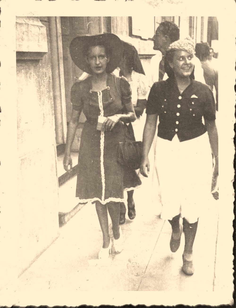 Ladies about town in Havana